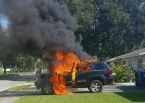 Galaxy Note7で炎上する車