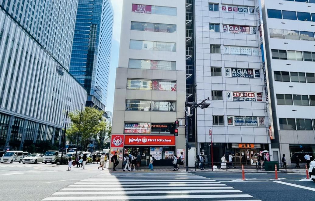 スマホ修理王大阪梅田店の外観