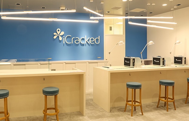 iCracked Store グランフロント大阪