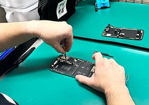 アイサポ 市ヶ谷駅前店（修理）のスタッフ写真