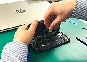 アイサポ 上前津店(修理)のスタッフ写真