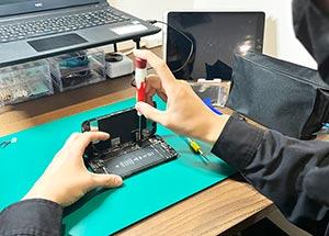 アイサポ 四日市店(修理)のスタッフ写真
